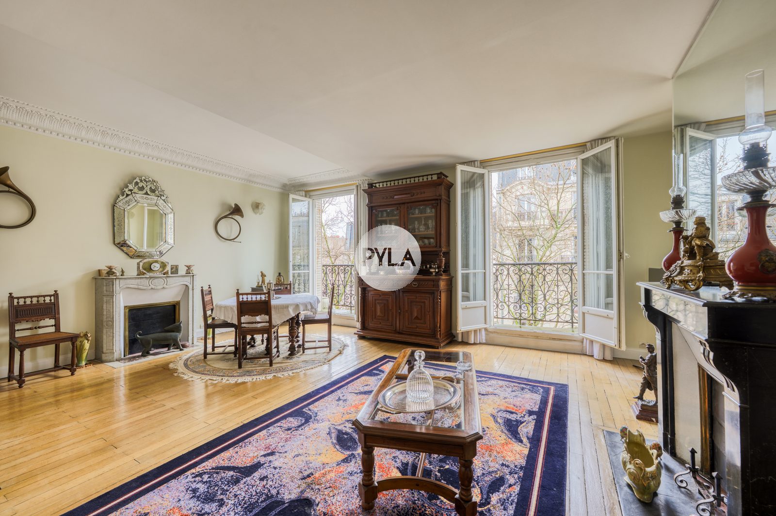 Buttes-Chaumont – T3 haussmannien, étage élevé, balcon vue Parc, photo 1