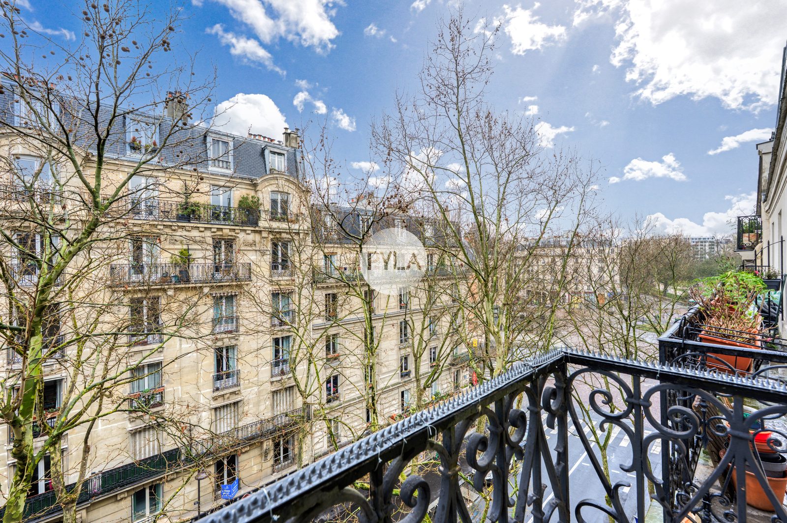 Buttes-Chaumont – T3 haussmannien, étage élevé, balcon vue Parc, photo 14
