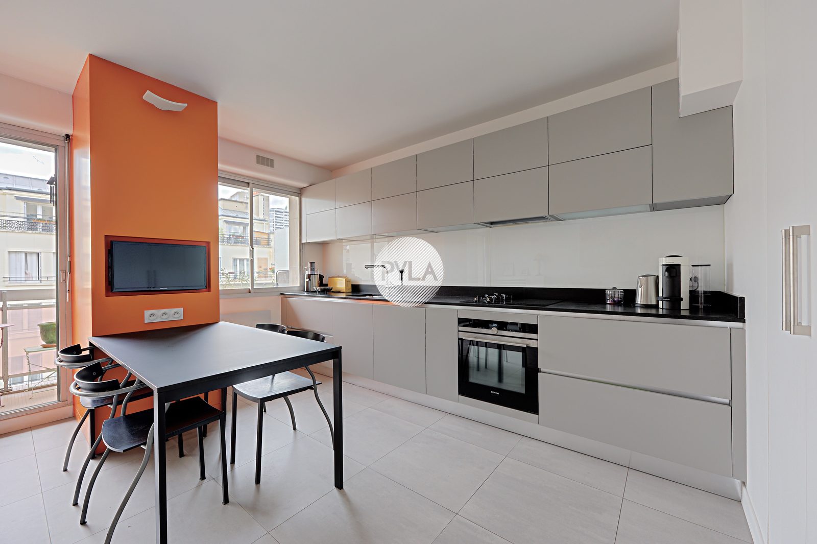Charles Michels – T3, 2 balcons, traversant, cave & parking, photo 2