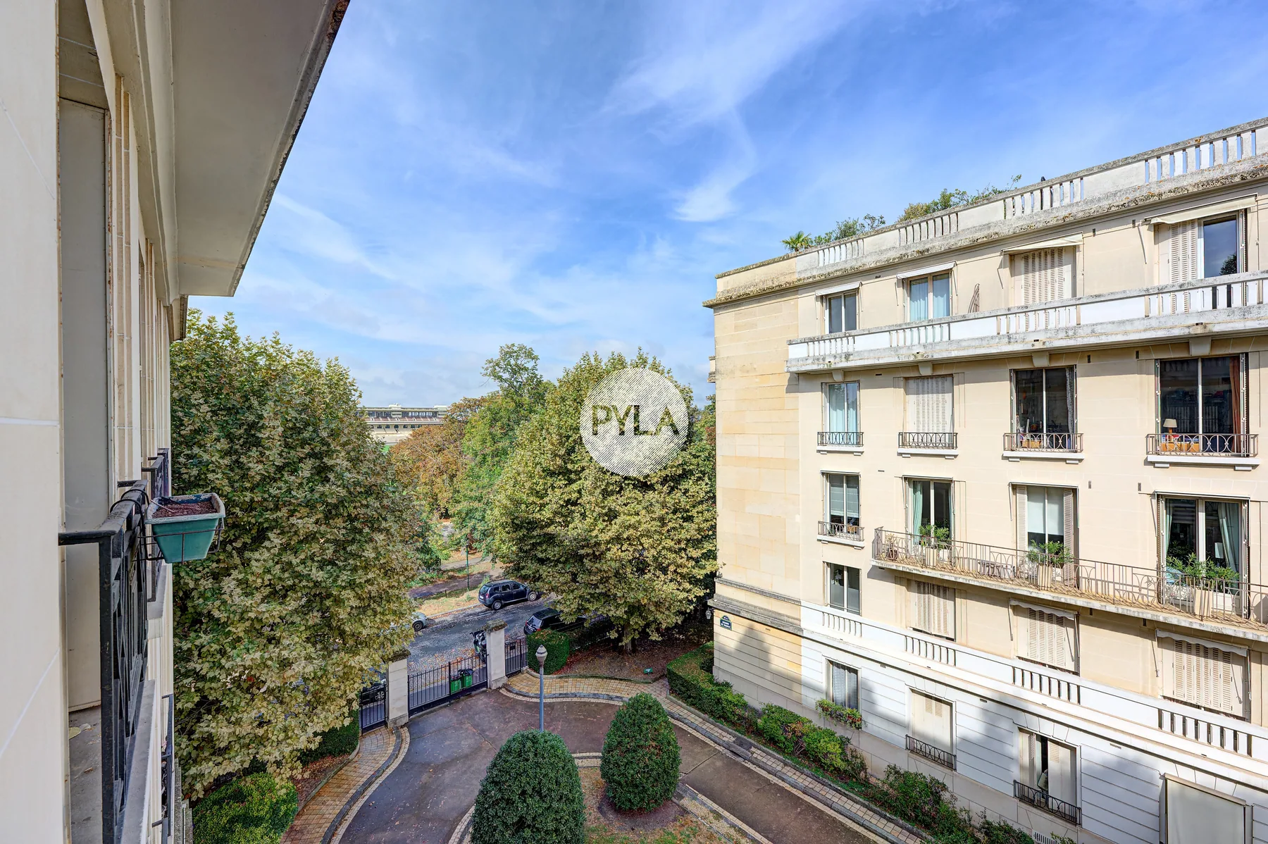 Auteuil – T2 traversant, possible T3, cave — photo 3